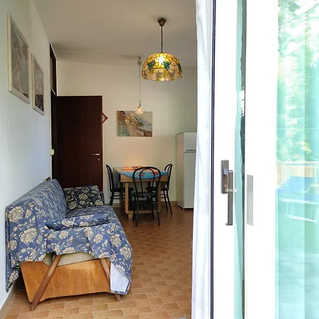 Διαμέρισμα 2 Bedrooms With Enclosed Garden And Wifi At 3 Km Away From The